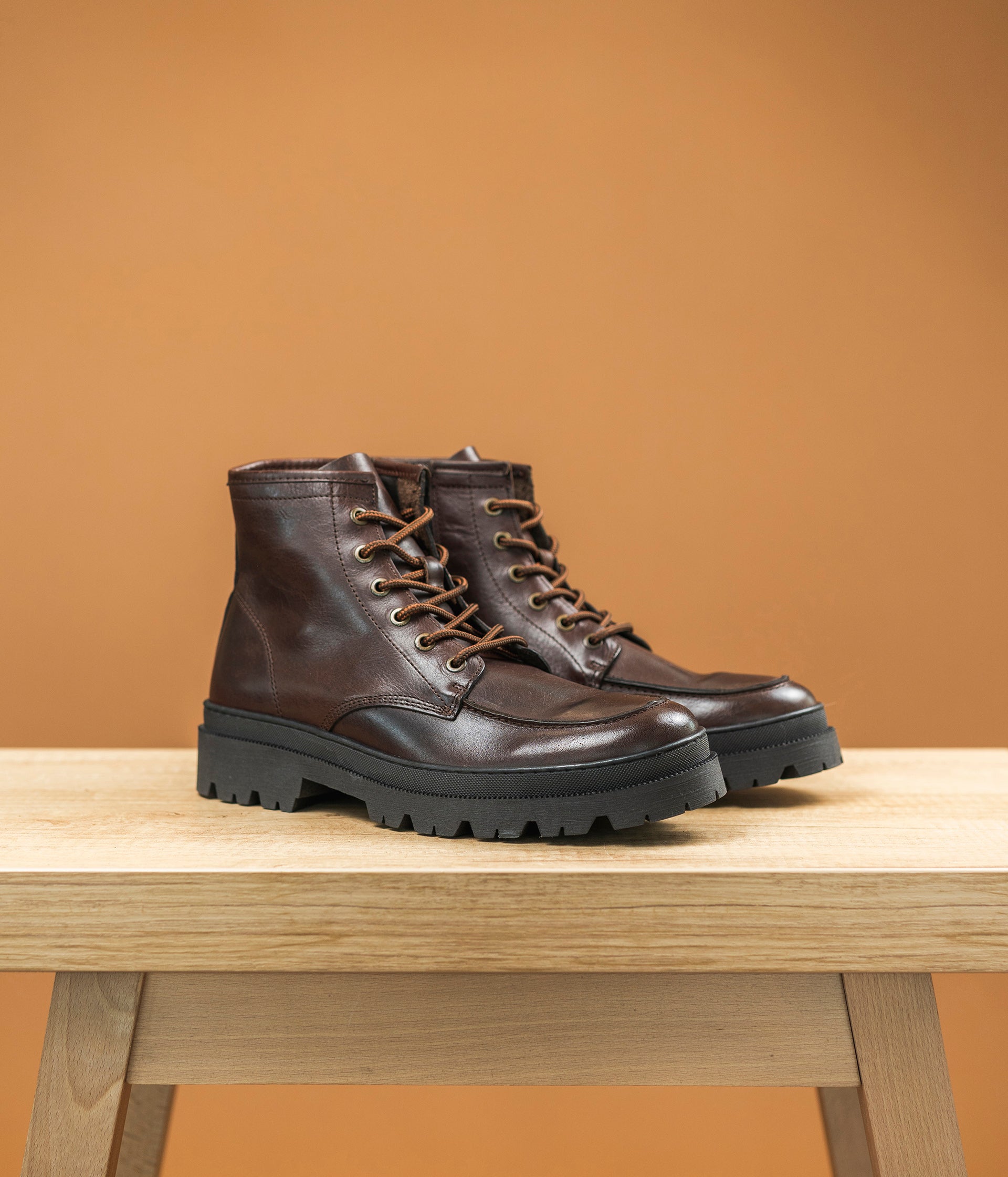 Mens sales boots outlet