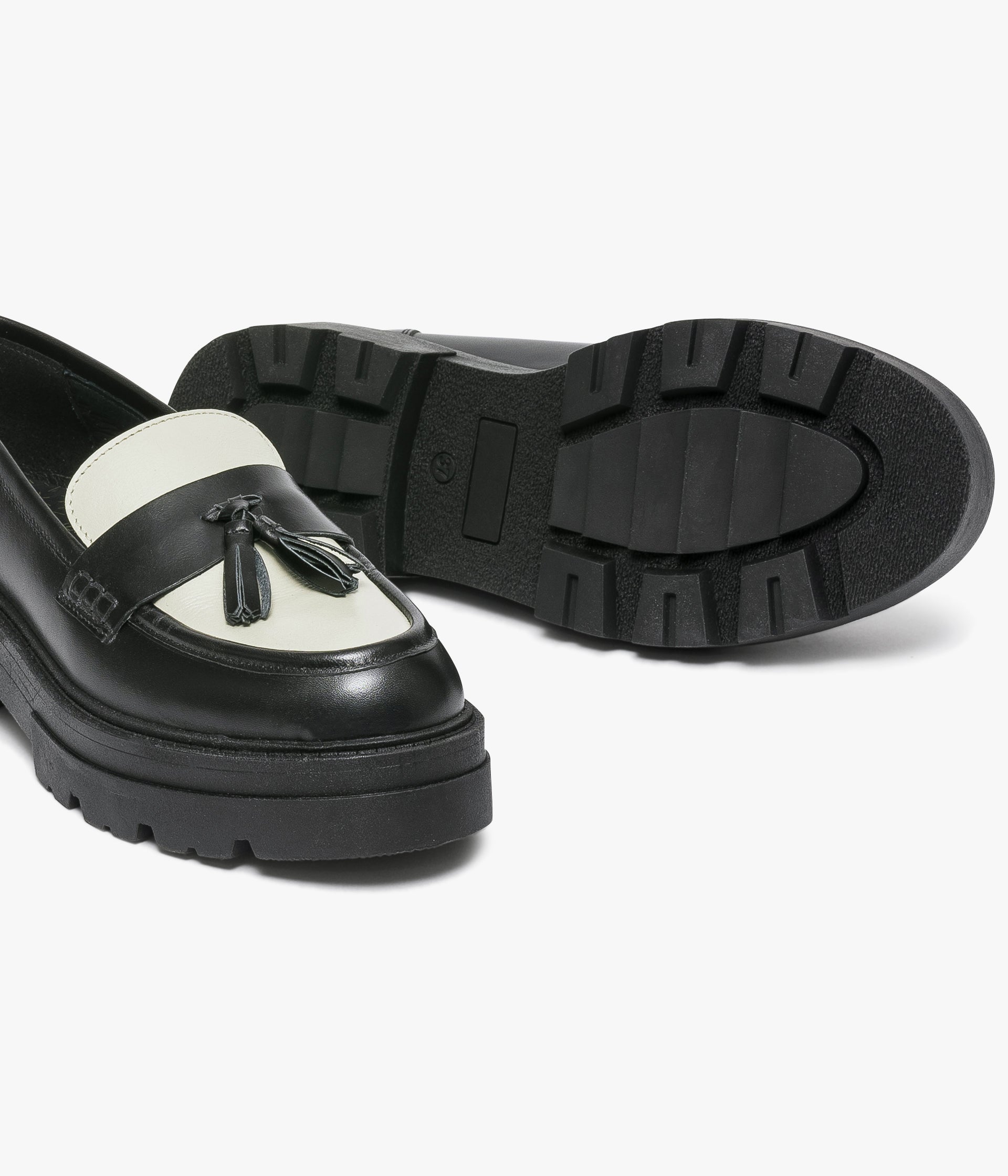 Vintage PRADA AW 1999 90s Square Toe Slip On Block Heeled Loafers 8 US9 EU42