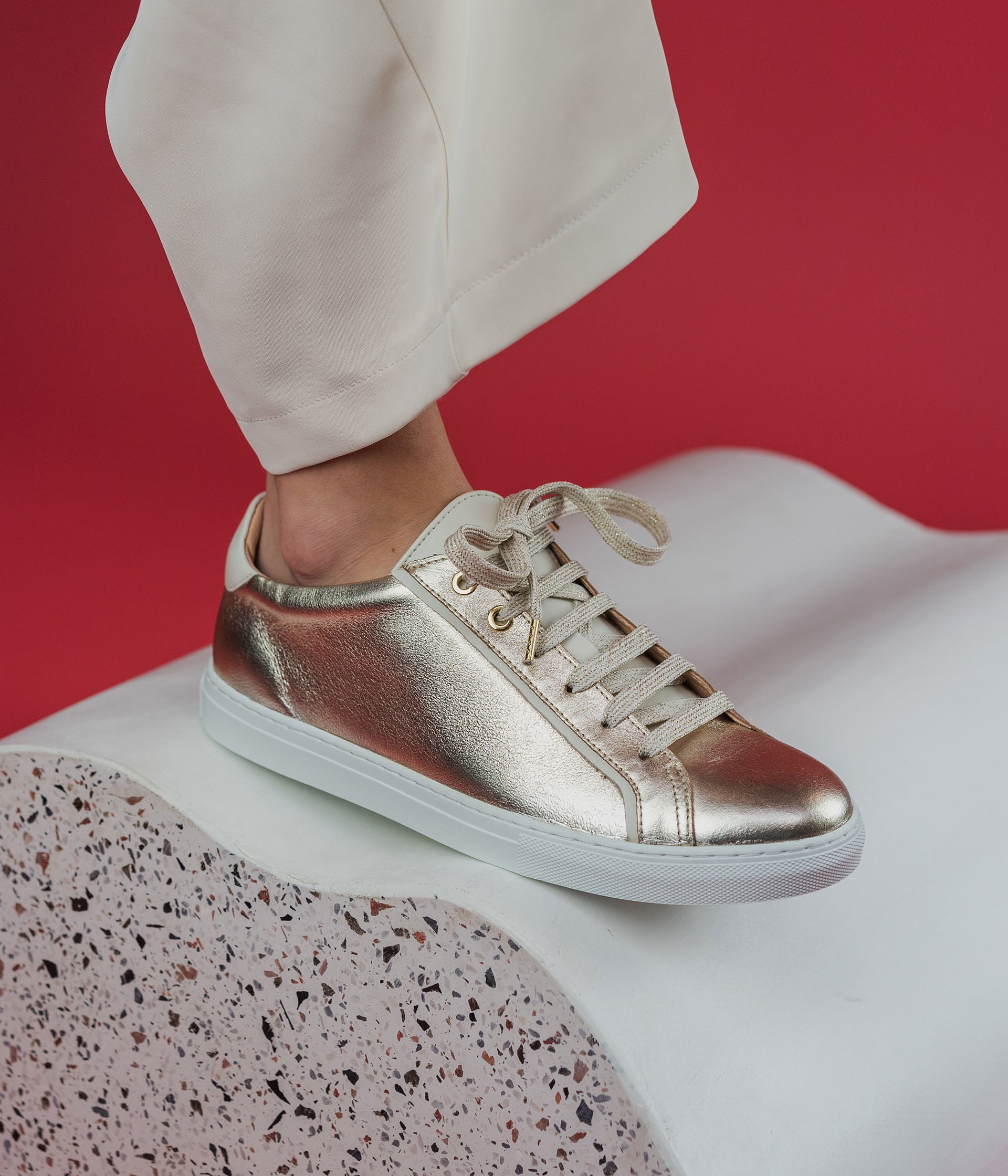 Platinum shoes top