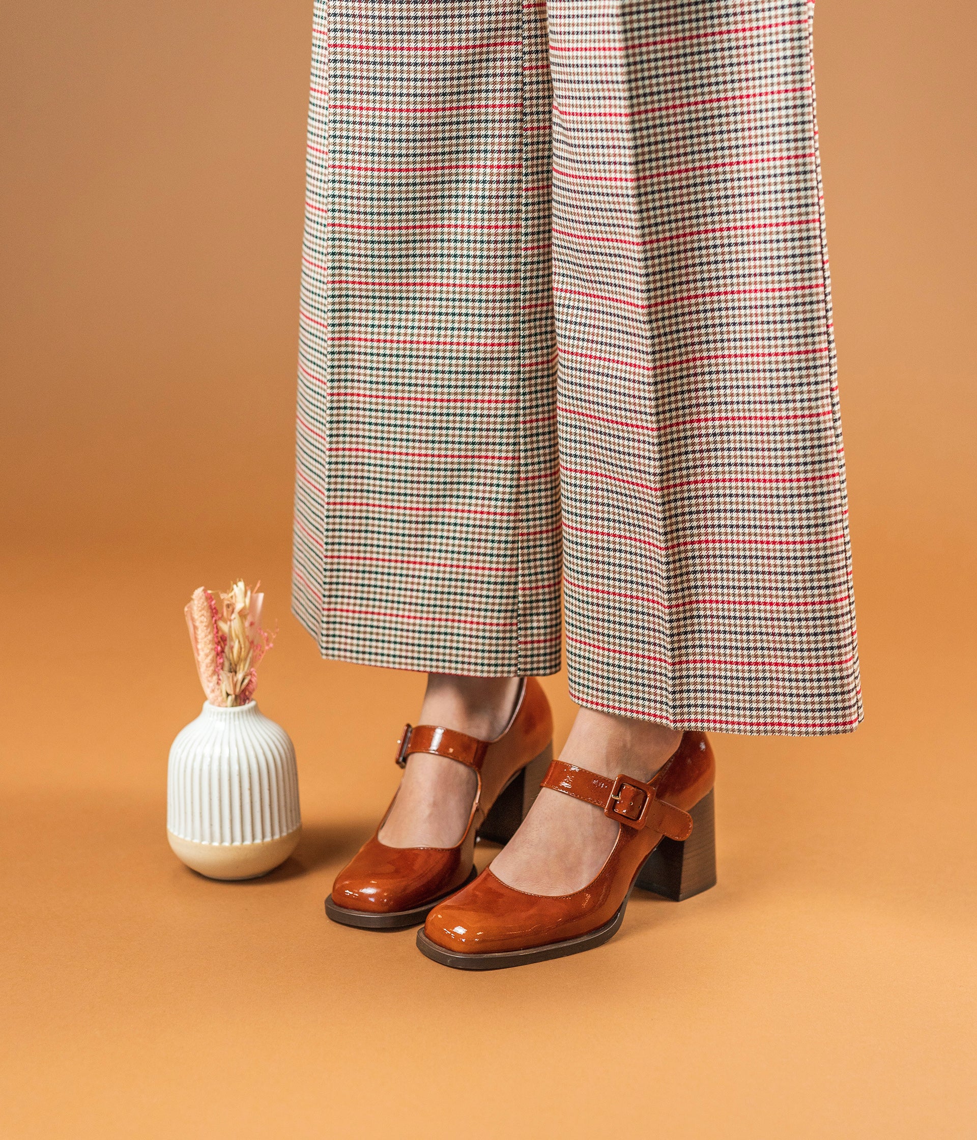 Cognac block discount heel pump