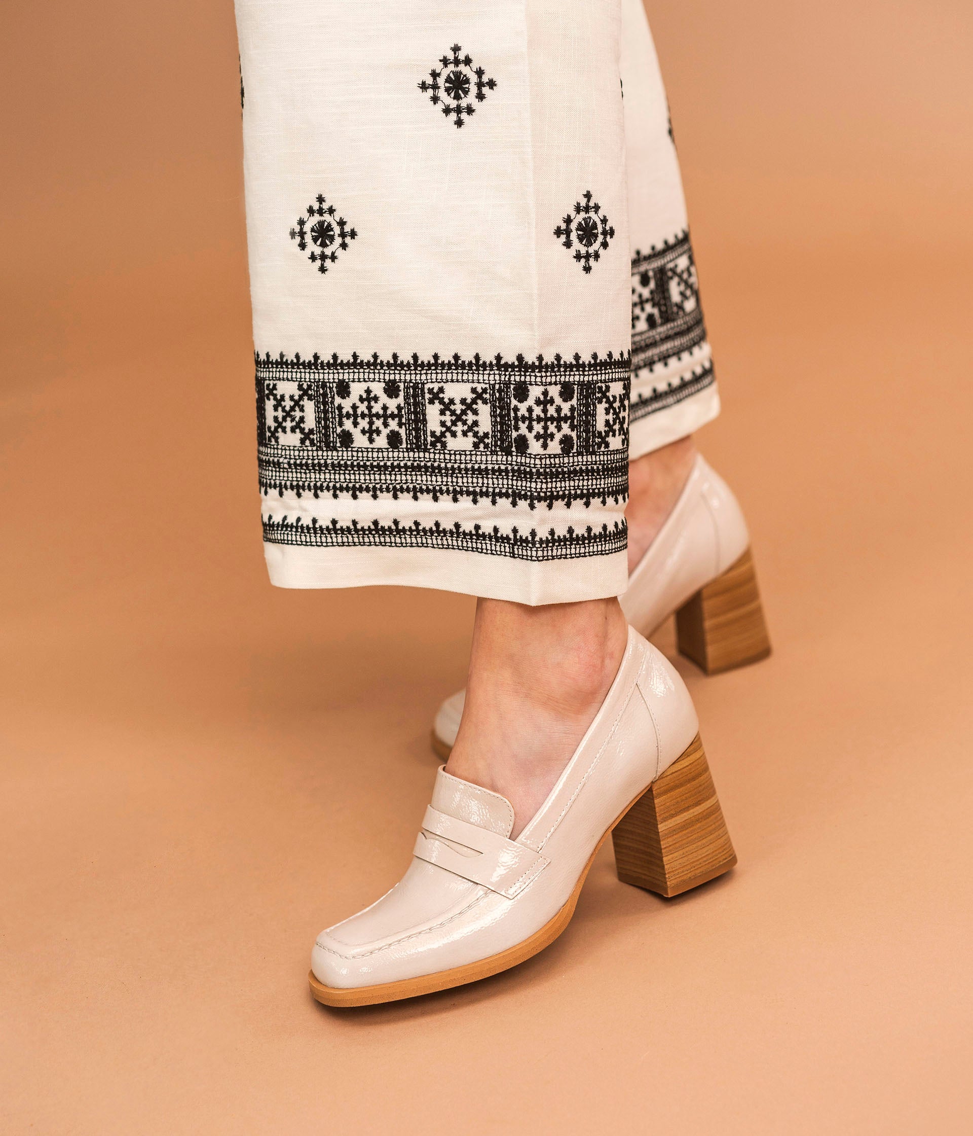 Mocassin femme beige new arrivals