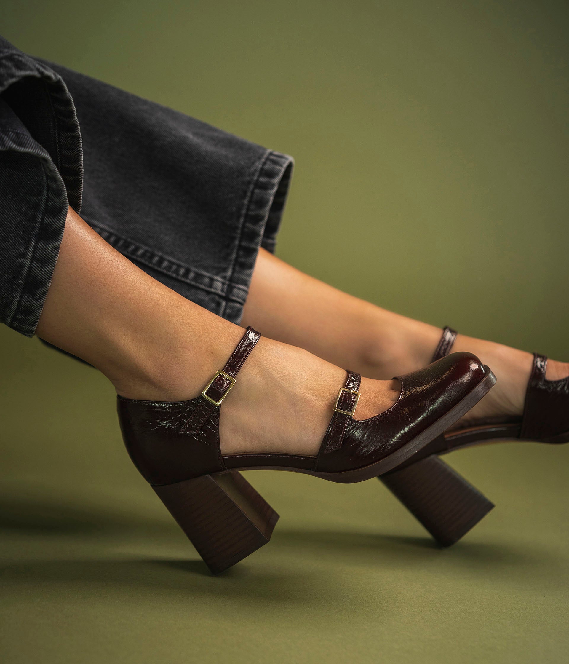Cognac colored women's shoes top
