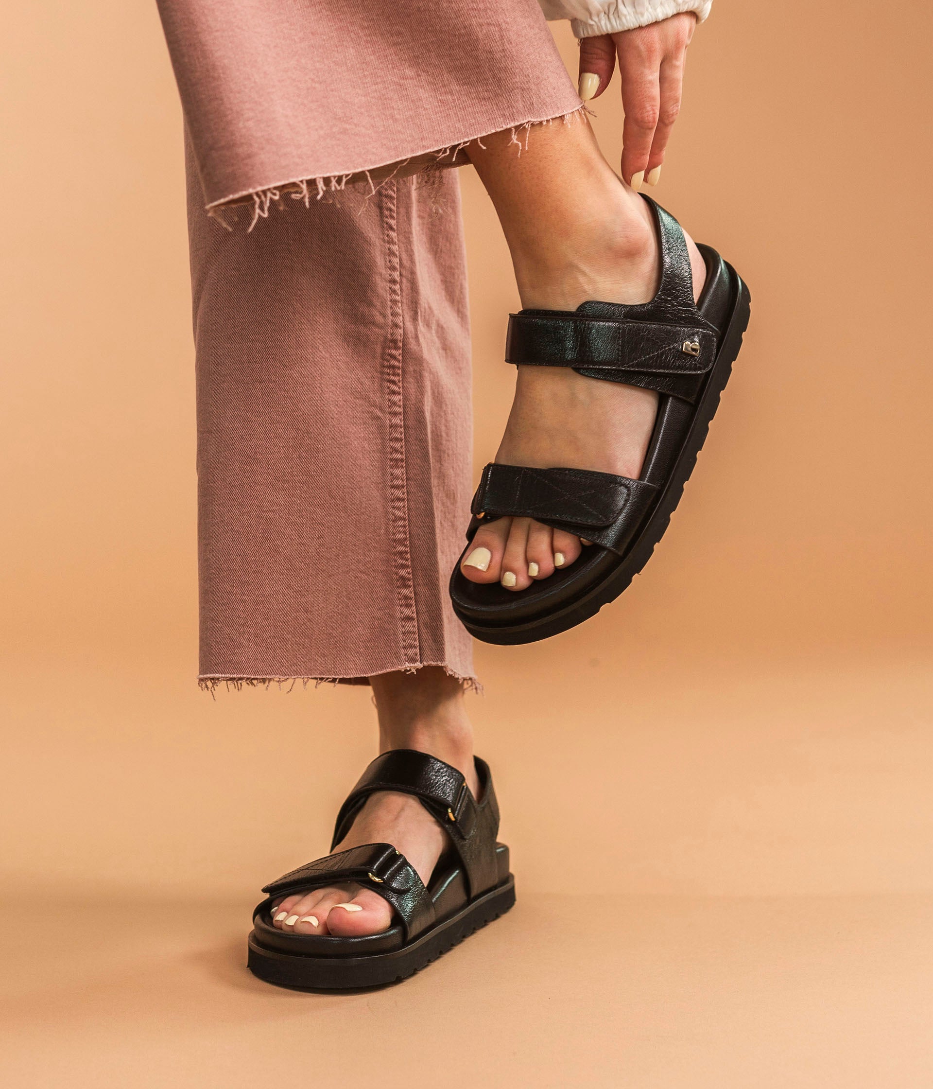 OG LABEL SUBU SANDALS BLACK – BlackEyePatch