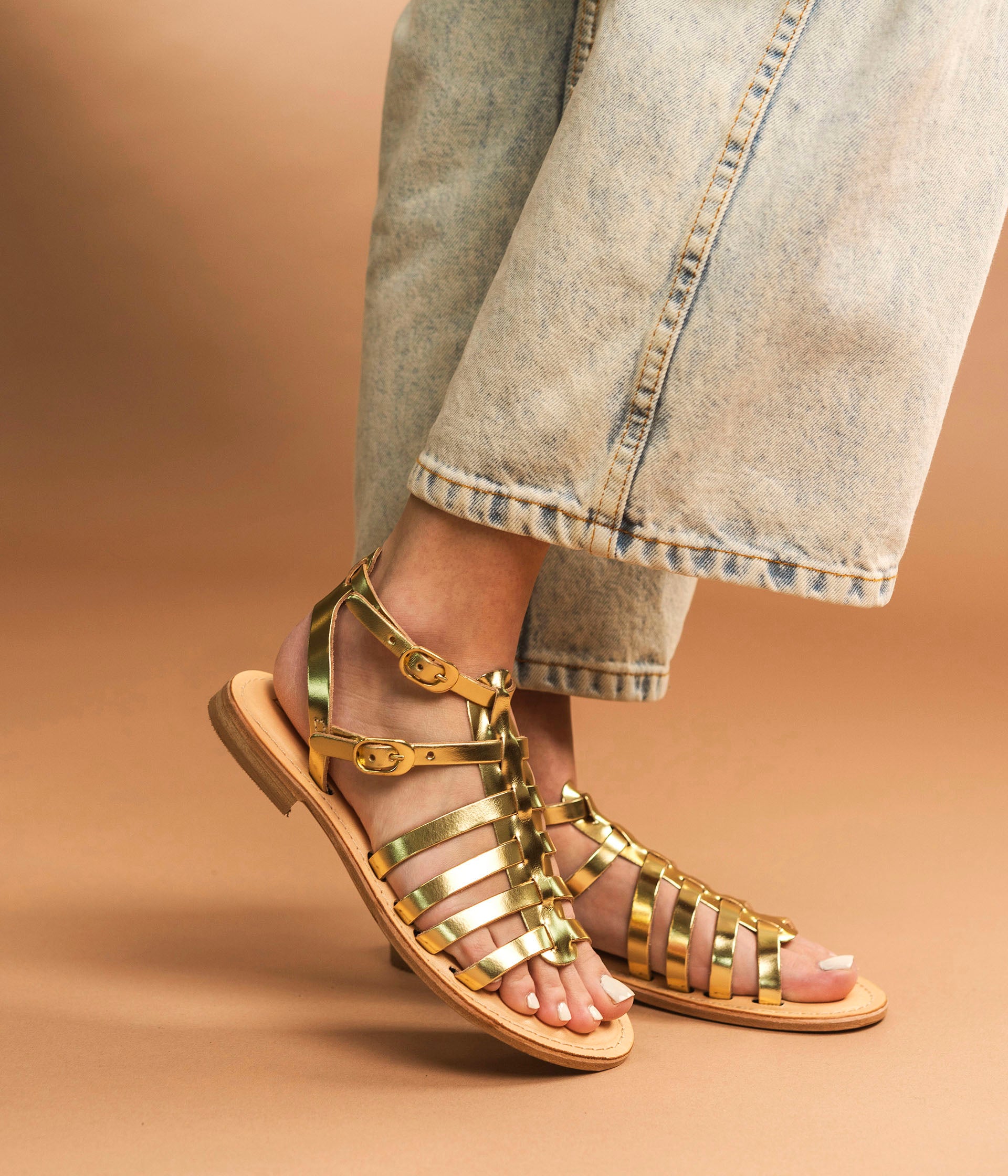 Flats sandals store